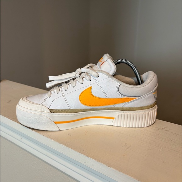 Nike Court Legacy Lift Platform Shoe White Womens Size 9 DM7590-109 - Picture 5 of 9